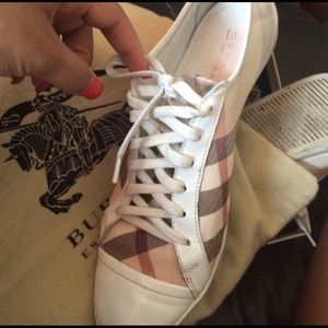 Burberry shoes originally